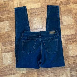 Levi’s leggings style straight leg stretchy jeans
